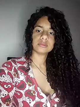 Snapshot of RizHoney chatting on 7, 4, 2026 RizHoney online show from 7, 4, 2026