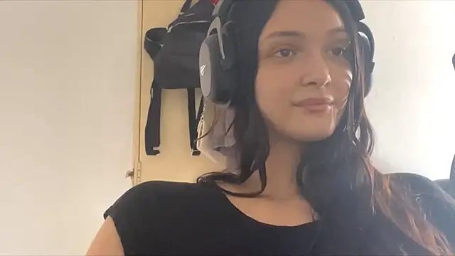 Snapshot of LourieRinghouse chatting on 14, 2, 2026 LourieRinghouse online show from 14, 2, 2026