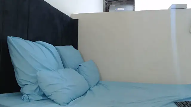 KinkyPxx online show from 5, 8, 2026