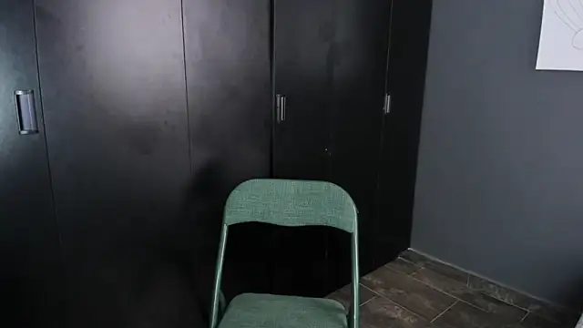 Snapshot of love_kriss chatting on 3, 4, 2026 love kriss online show from 3, 4, 2026