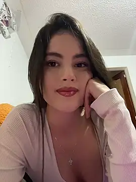 Sttrawberry online show from 5, 4, 2026