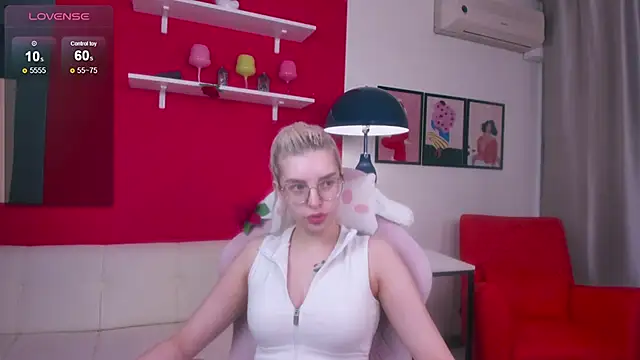 TiffanyPeachi online show from 4, 3, 2026