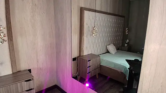 Anya Volker online show from 12, 3, 2026