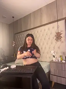 Anya Volker online show from 21, 3, 2026