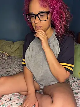 Snapshot of VelvetVixen_735 chatting on 3, 6, 2026 VelvetVixen 735 online show from 3, 6, 2026
