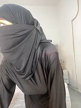 aminaa  online show from 7, 3, 2026