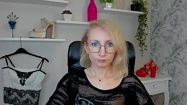 CinderellaMoon online show from 25, 3, 2026