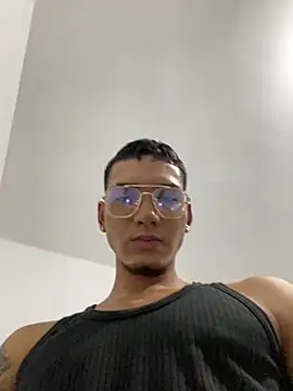 Thiagoo2331 online show from 9, 4, 2026