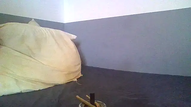 Snapshot of BonneQueueBonjour chatting on 4, 4, 2026 BonneQueueBonjour online show from 4, 4, 2026