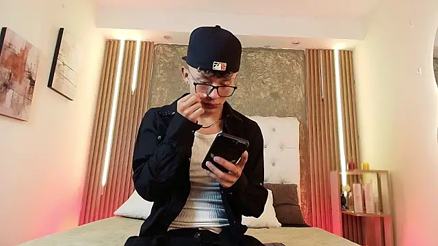 Dark Nico online show from 19, 3, 2026