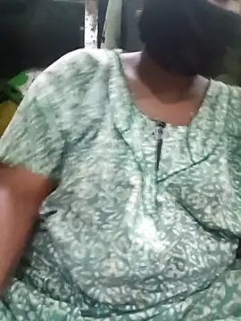 Snapshot of tamilkaviya431 chatting on 8, 4, 2026 tamilkaviya431 online show from 8, 4, 2026