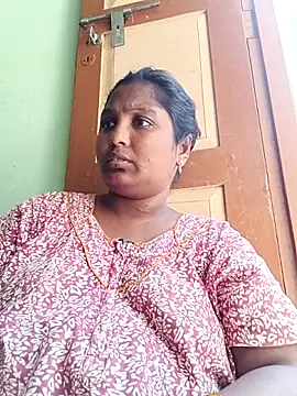 Snapshot of tamilkaviya431 chatting on 12, 4, 2026 tamilkaviya431 online show from 12, 4, 2026
