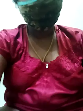 Snapshot of tamilkaviya431 chatting on 26, 4, 2026 tamilkaviya431 online show from 26, 4, 2026