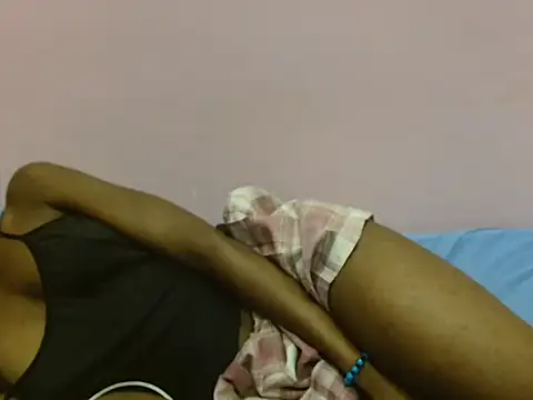 Sexybee01 online show from 20, 2, 2026