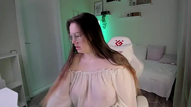 Laura CollinsS online show from 14, 3, 2026