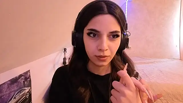 Blissmissataeses online show from 7, 4, 2026