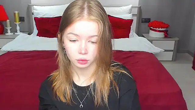 Snapshot of Violetta__Dreams chatting on 7, 5, 2026 Violetta Dreams online show from 7, 5, 2026