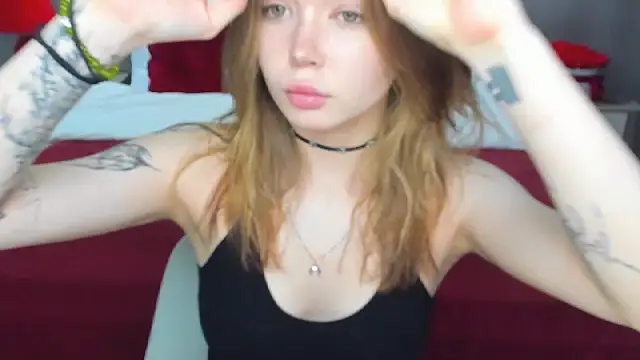 Snapshot of Violetta__Dreams chatting on 8, 5, 2026 Violetta Dreams online show from 8, 5, 2026