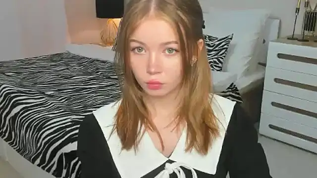 Snapshot of Violetta__Dreams chatting on 9, 5, 2026 Violetta Dreams online show from 9, 5, 2026