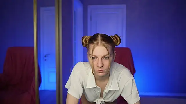 Snapshot of AlisMil chatting on 2, 4, 2026 AlisMil online show from 2, 4, 2026