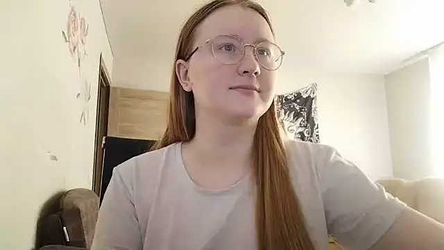 Snapshot of AnikaLipps chatting on 4, 5, 2026 AnikaLipps online show from 4, 5, 2026