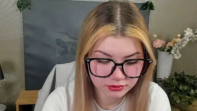 Snapshot of YongGIinski chatting on 14, 2, 2026 YongGIinski online show from 14, 2, 2026