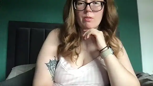 CurvyBx online show from 18, 5, 2026
