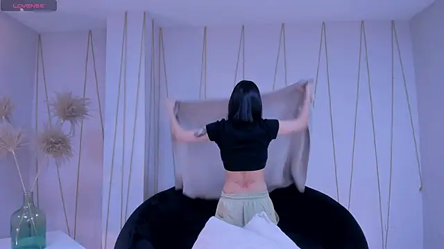 CarolineEvans x online show from 20, 3, 2026