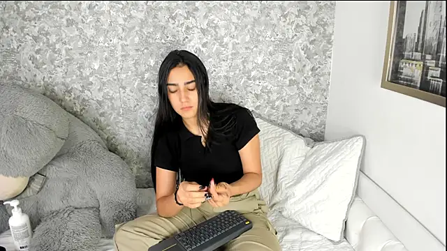 Anika H online show from 2, 5, 2026