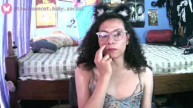 lewd mooncat online show from 1, 5, 2026