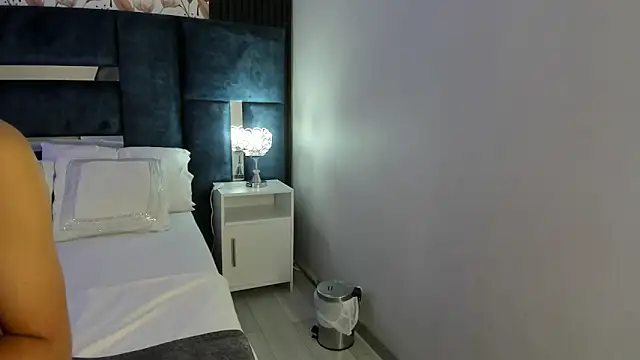 Snapshot of PerlaRogerss_ chatting on 6, 4, 2026 PerlaRogerss online show from 6, 4, 2026