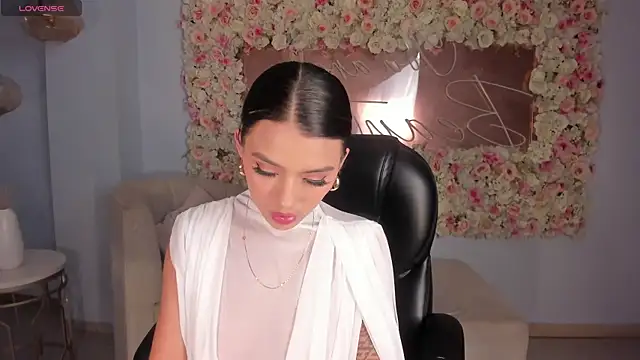 Snapshot of JulietteMoreau chatting on 23, 4, 2026 JulietteMoreau online show from 23, 4, 2026