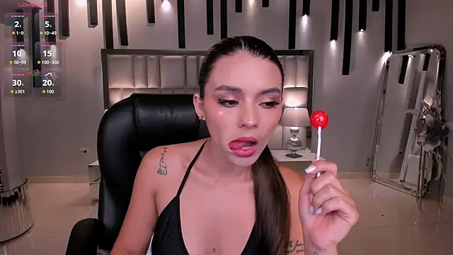 Snapshot of JulietteMoreau chatting on 5, 7, 2026 JulietteMoreau online show from 5, 7, 2026