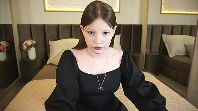 Snapshot of LauraBev chatting on 26, 5, 2026 LauraBev online show from 26, 5, 2026