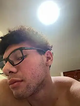 Snapshot of Valentinacouple chatting on 1, 6, 2026 Valentinacouple online show from 1, 6, 2026