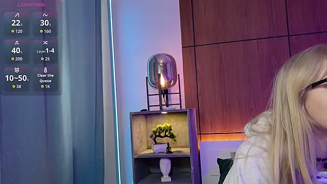 Snapshot of MoliQin chatting on 28, 3, 2026 MoliQin online show from 28, 3, 2026