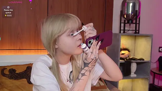 Snapshot of MoliQin chatting on 14, 4, 2026 MoliQin online show from 14, 4, 2026