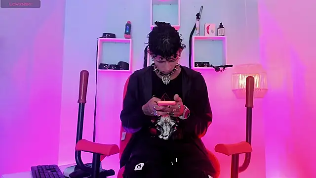 Snapshot of Maximoking26 chatting on 2, 7, 2026 Maximoking26 online show from 2, 7, 2026
