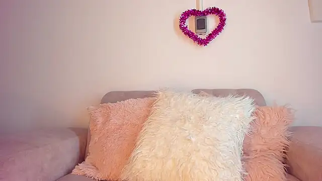 Snapshot of Tylla__ chatting on 25, 2, 2026 Tylla online show from 25, 2, 2026