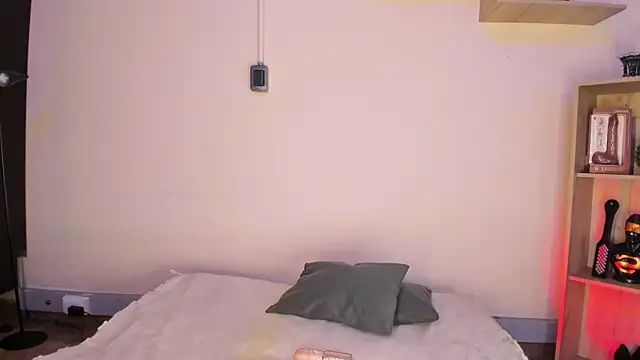 Snapshot of Tylla__ chatting on 31, 3, 2026 Tylla online show from 31, 3, 2026