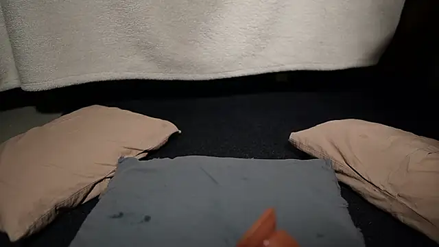 Snapshot of DLCheeks chatting on 15, 2, 2026 DLCheeks online show from 15, 2, 2026