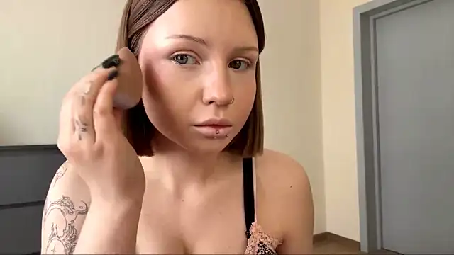 Snapshot of PledHoly chatting on 5, 4, 2026 PledHoly online show from 5, 4, 2026