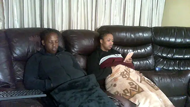 Snapshot of Sky-Diamond chatting on 23, 4, 2026 Sky-Diamond online show from 23, 4, 2026