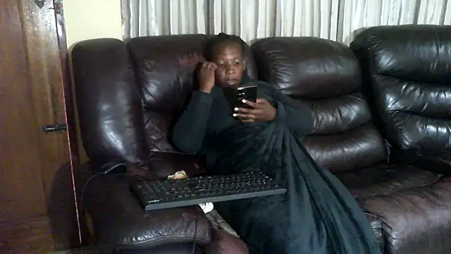 Snapshot of Sky-Diamond chatting on 25, 4, 2026 Sky-Diamond online show from 25, 4, 2026