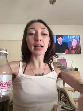 Snapshot of FrutillitaXX chatting on 15, 2, 2026 FrutillitaXX online show from 15, 2, 2026