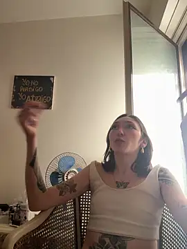 Snapshot of FrutillitaXX chatting on 8, 3, 2026 FrutillitaXX online show from 8, 3, 2026