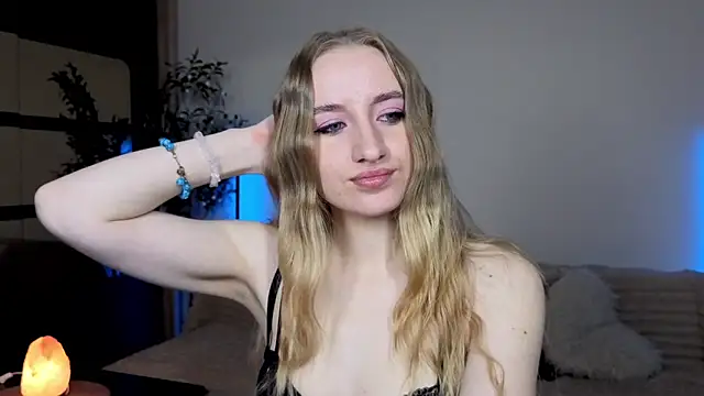 Oxy Foxie online show from 24, 5, 2026