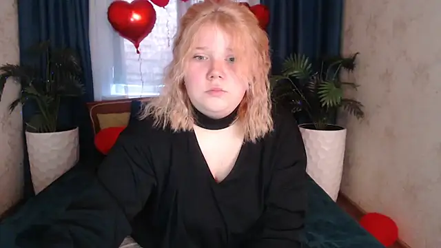 Snapshot of StripGyrl chatting on 1, 3, 2026 StripGyrl online show from 1, 3, 2026