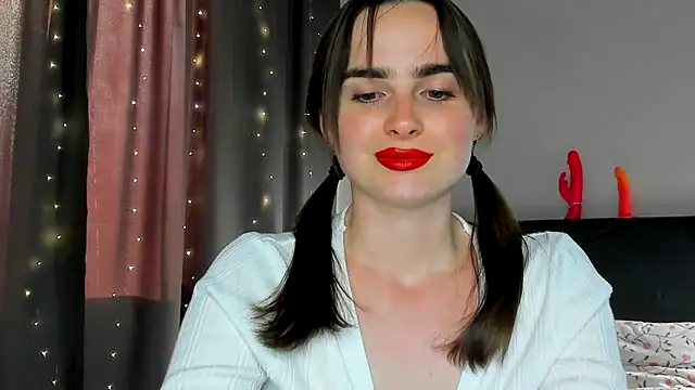 megann fox2 online show from 28, 5, 2026