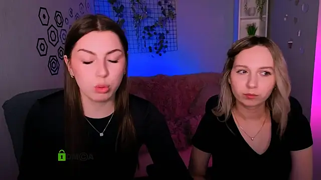 Snapshot of amalialowell chatting on 28, 3, 2026 amalialowell online show from 28, 3, 2026